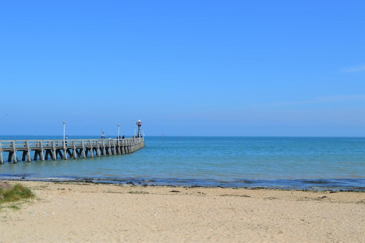 Appartement Moderne Avec Terrasse A 500M De La Mer Courseulles-sur-Mer Kültér fotó